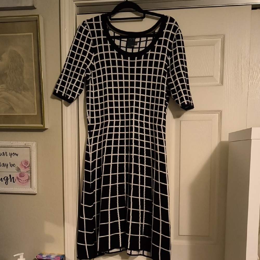 Gabby Skye Black and White Grid Midi Dress